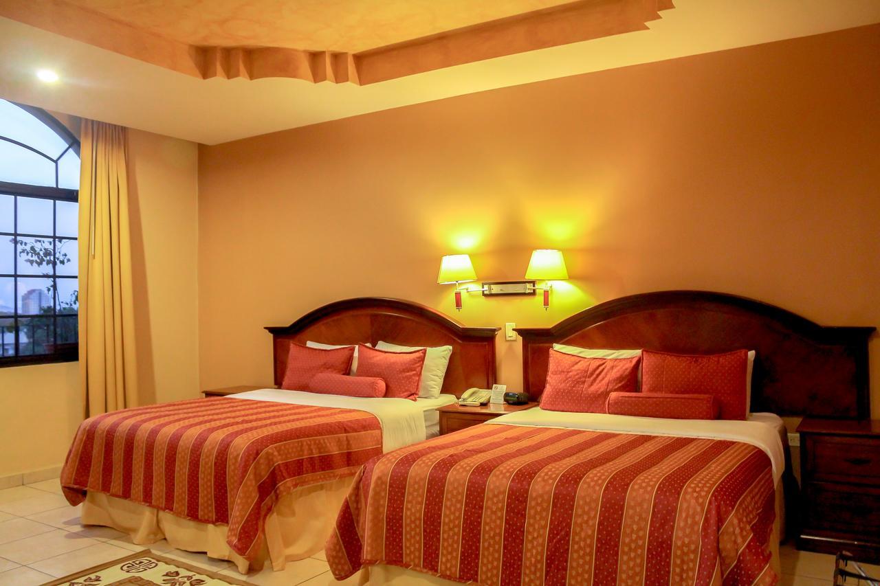 Hotel Monteolivos San Pedro Sula Buitenkant foto