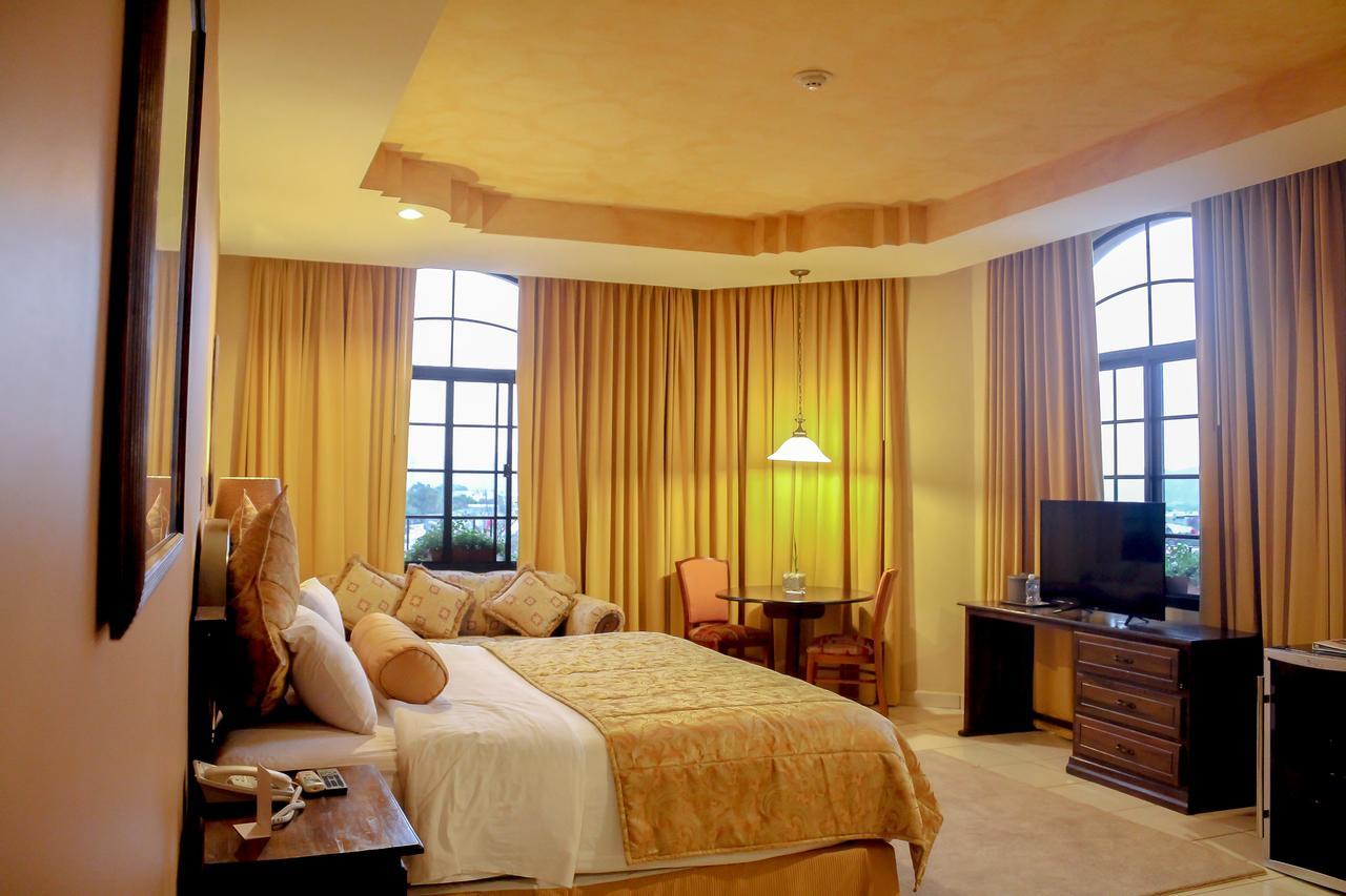 Hotel Monteolivos San Pedro Sula Buitenkant foto