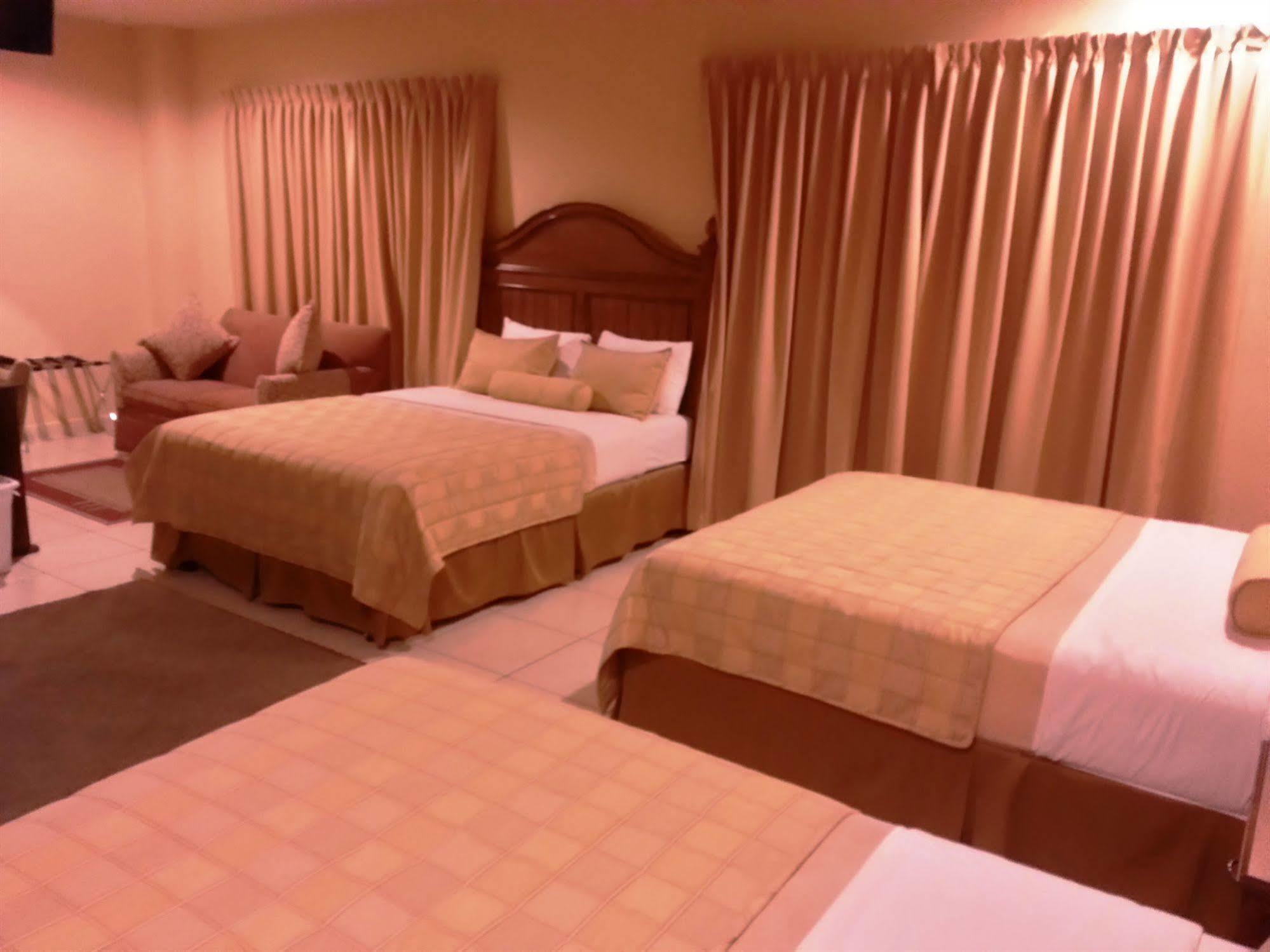 Hotel Monteolivos San Pedro Sula Buitenkant foto