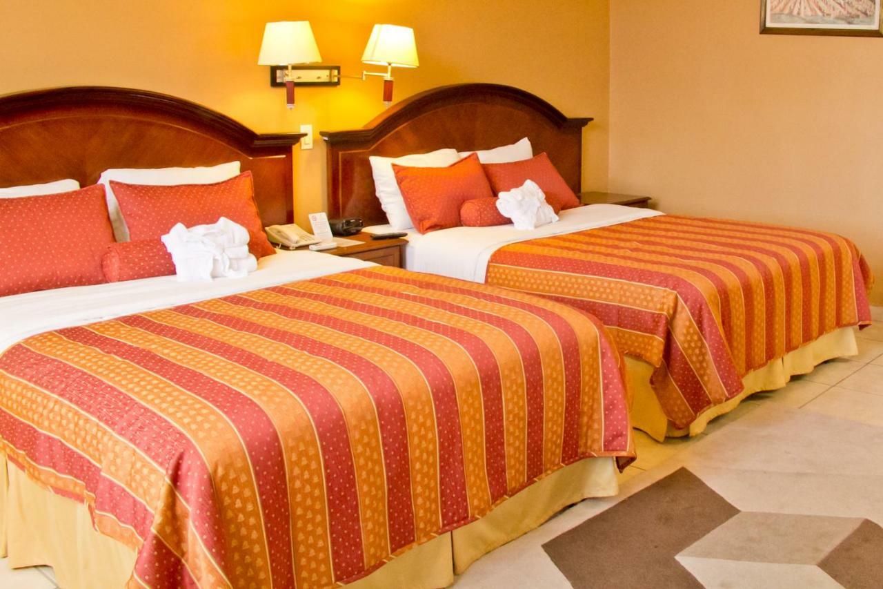 Hotel Monteolivos San Pedro Sula Buitenkant foto