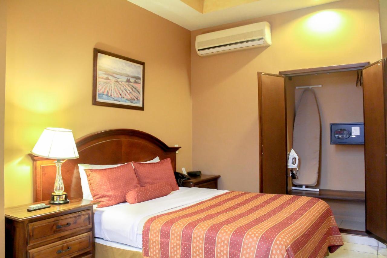 Hotel Monteolivos San Pedro Sula Buitenkant foto