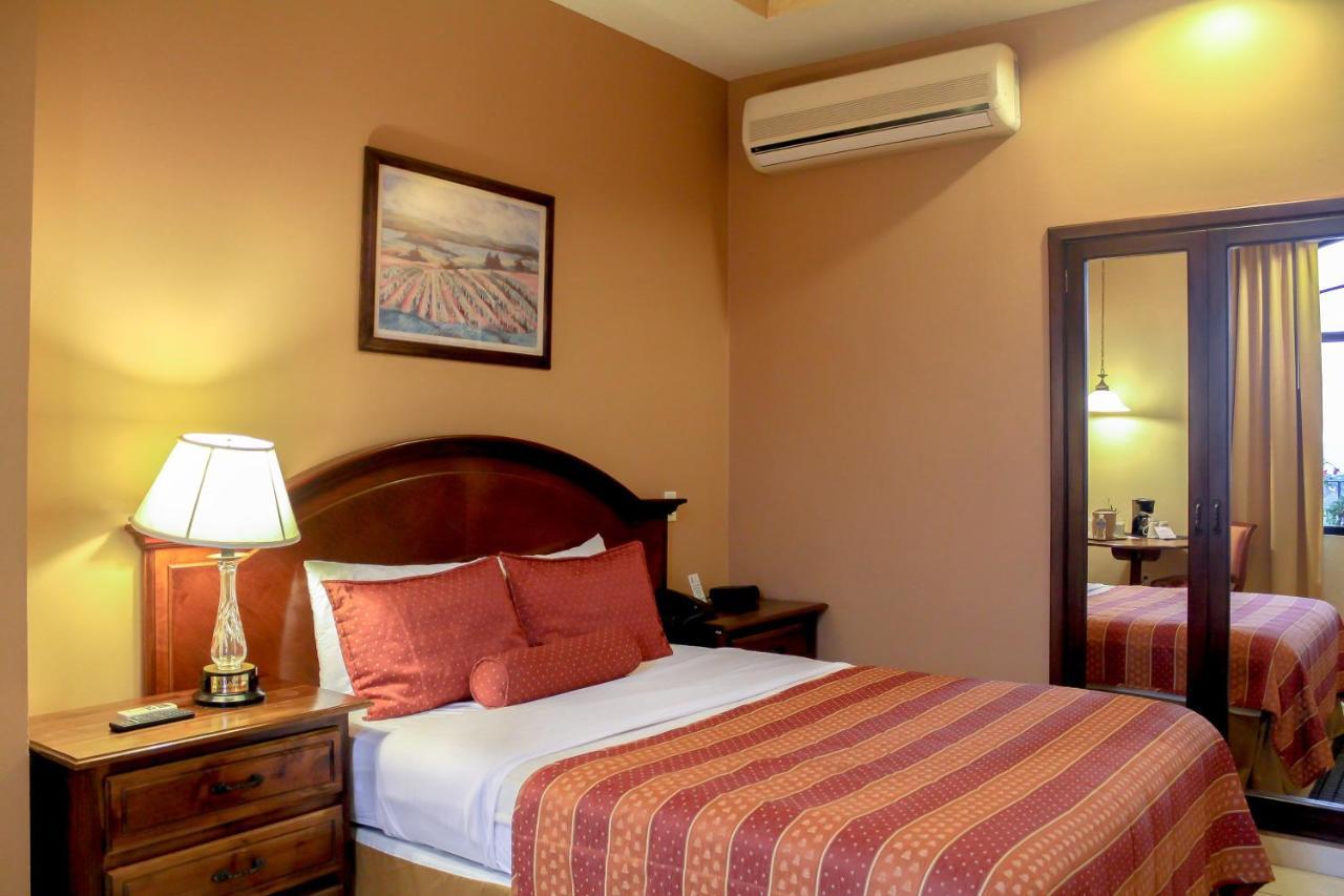 Hotel Monteolivos San Pedro Sula Buitenkant foto