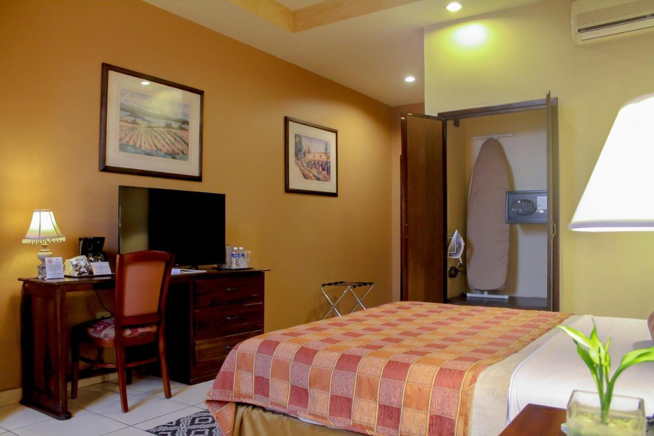 Hotel Monteolivos San Pedro Sula Buitenkant foto